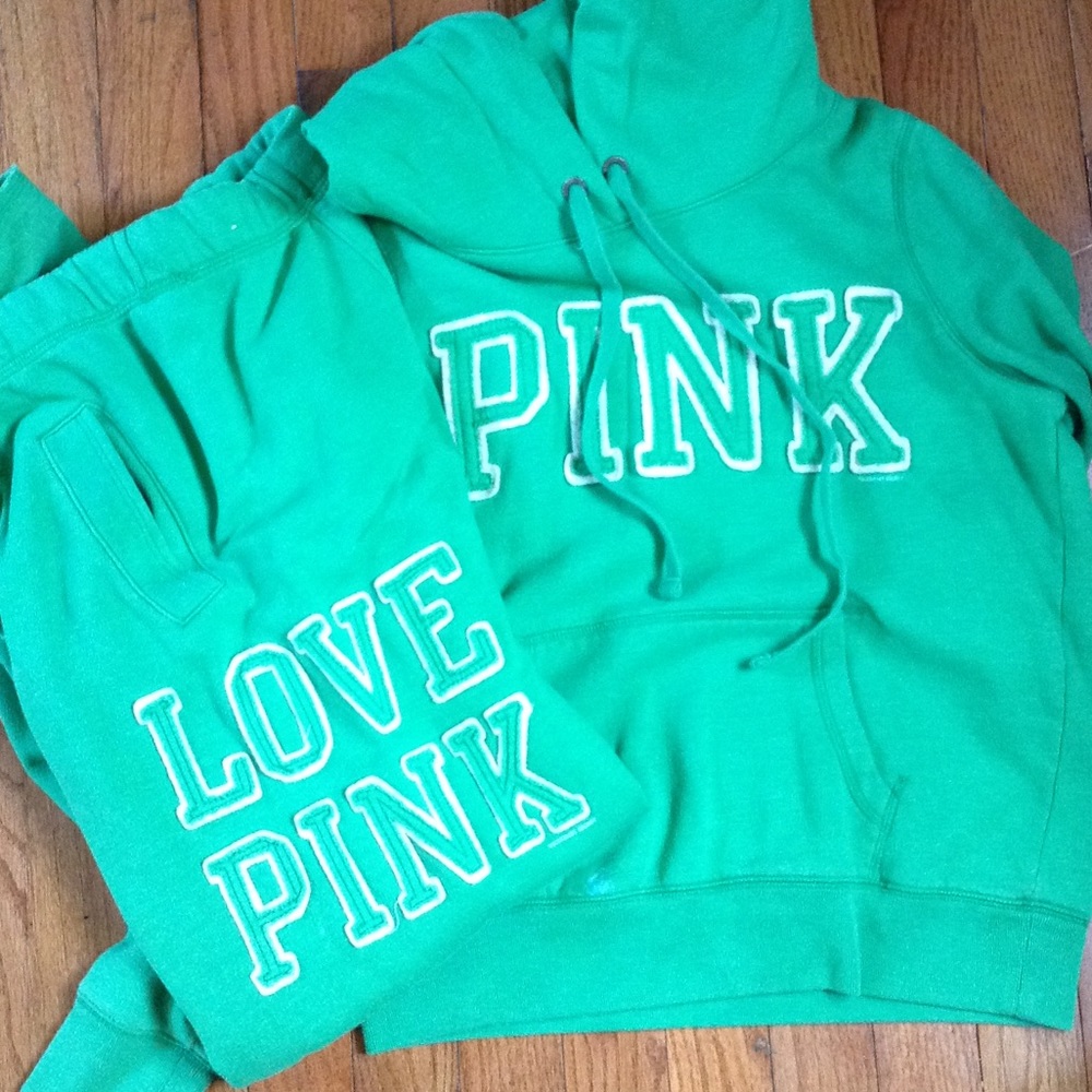 VS PINK sweat pants outfit