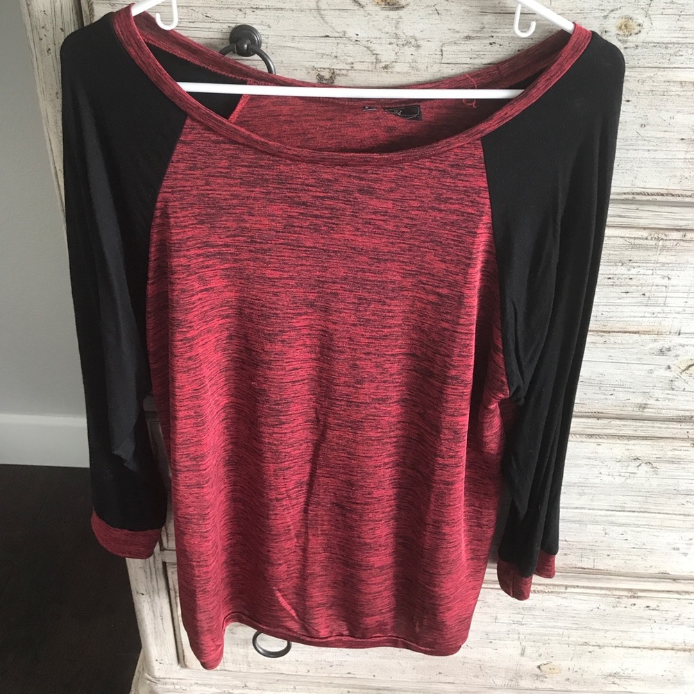 Long sleeve black and red top