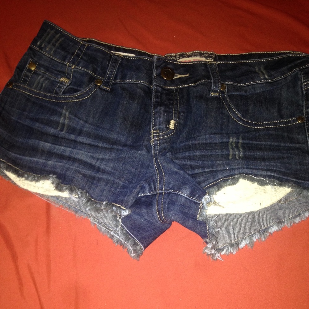 Hot kiss shorts
