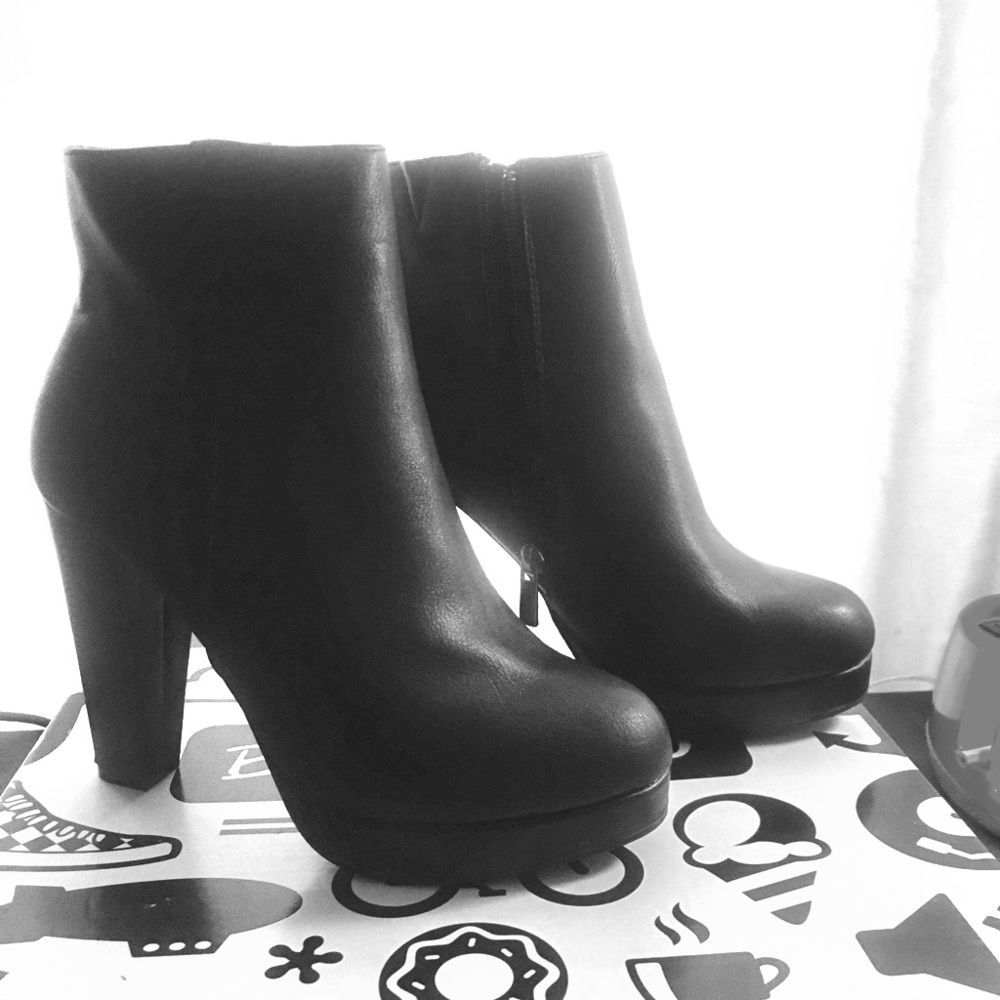 Bamboo brand Back Ankle Boots