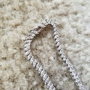 Sterling silver oval tennis necklace 💕