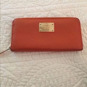 Michael Kors Zip Wallet