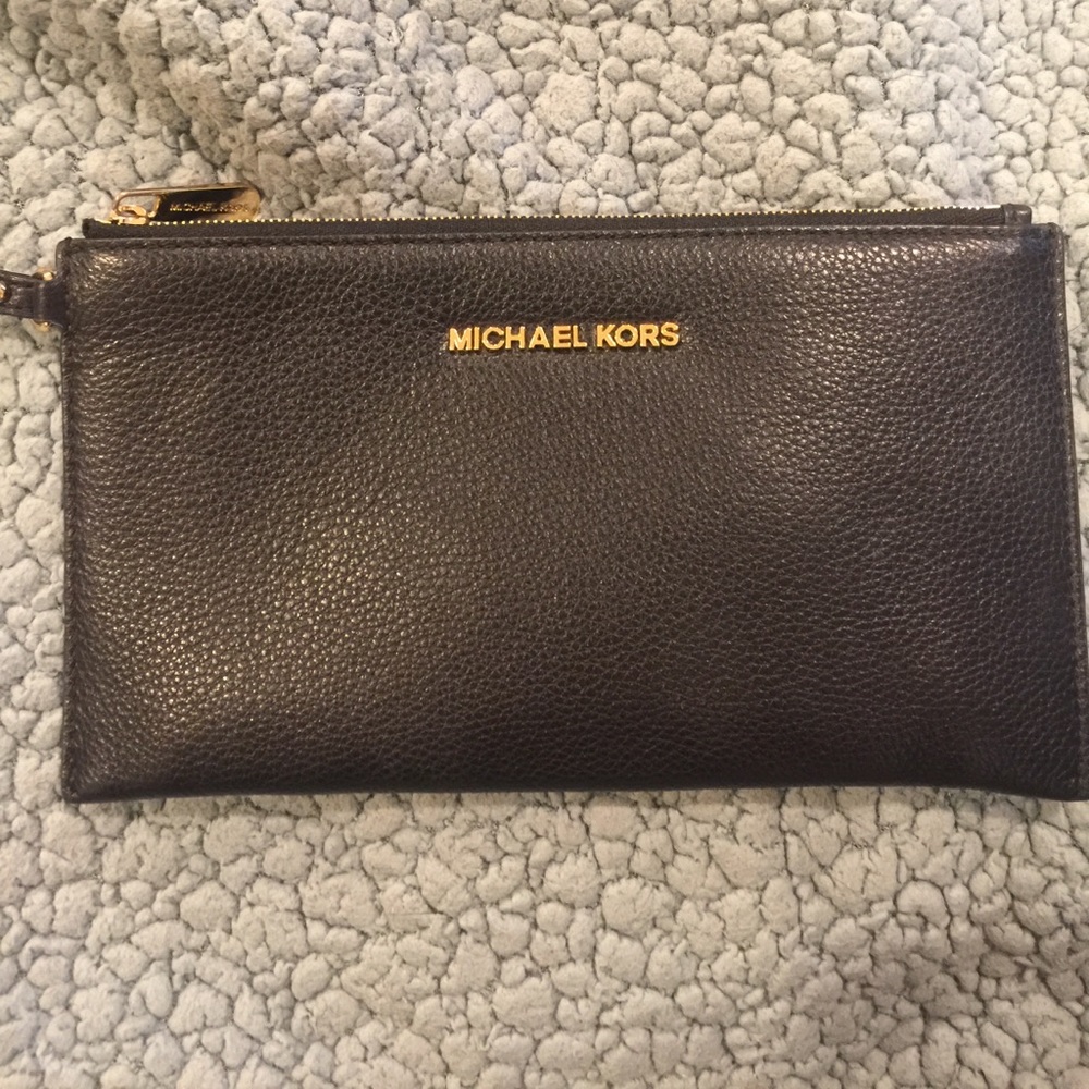 Michael Kors wristlet