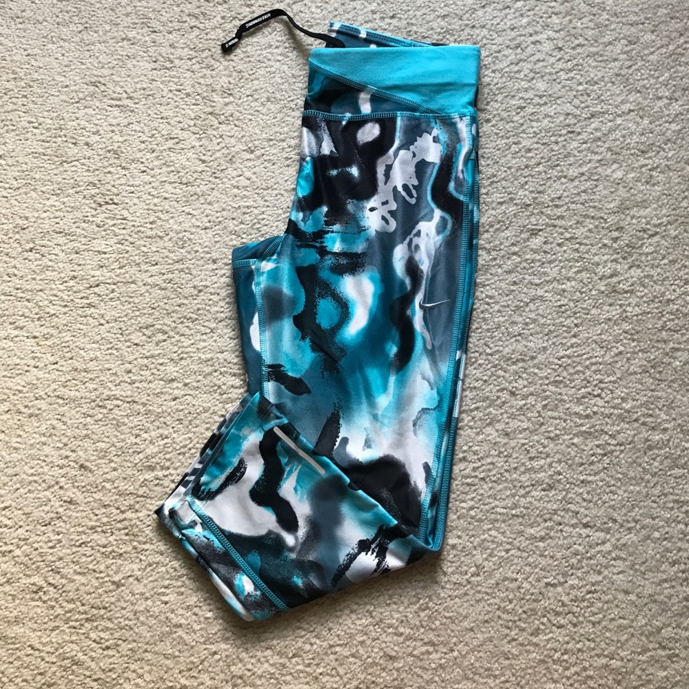 Nike cropped leggings