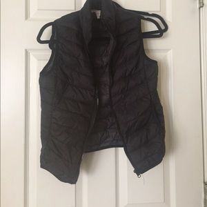 Black puffer vest