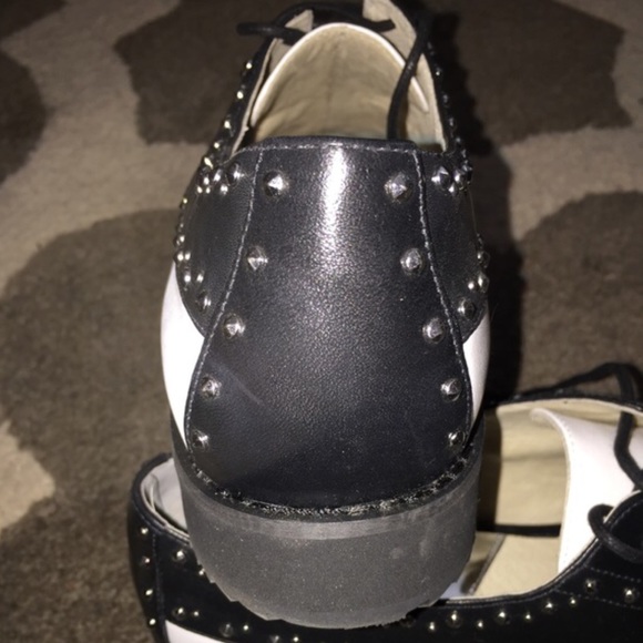 Michael Kors Oxfords - Picture 2 of 3