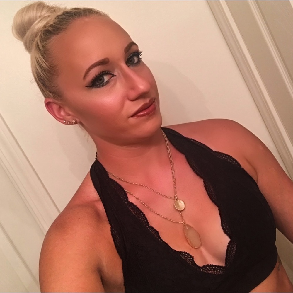 Meet your Posher, Nicole