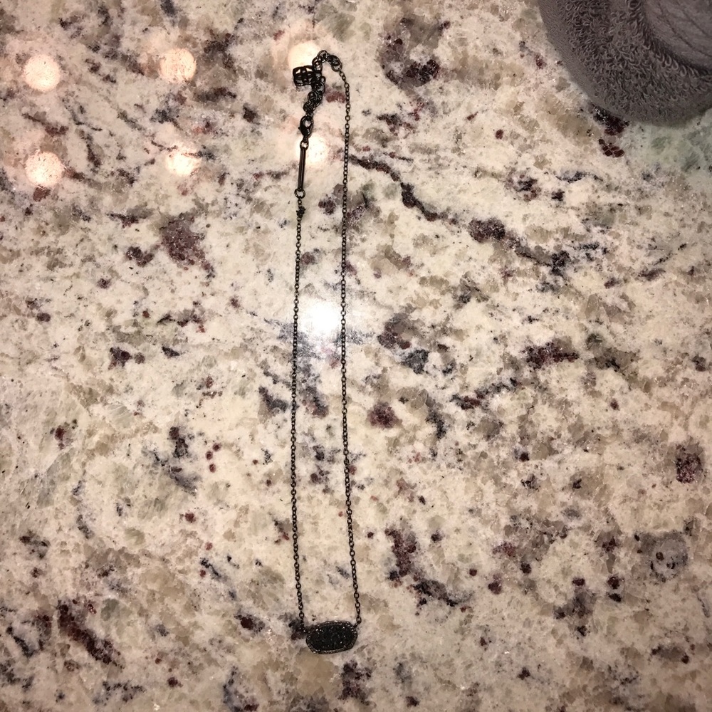 Kendra Scott necklace