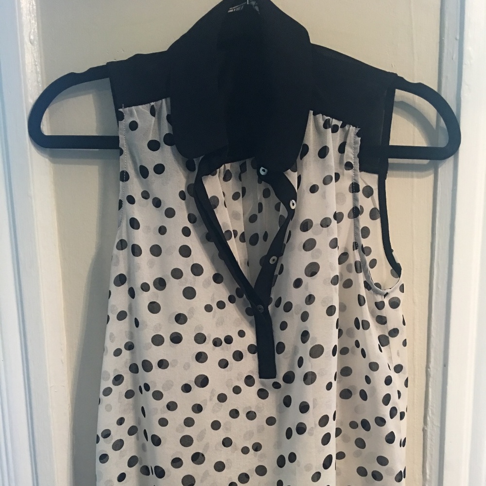 POLKA DOTTED COLLARED TANK TOP