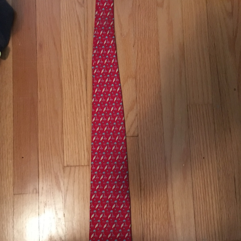 Vineyard vines tie