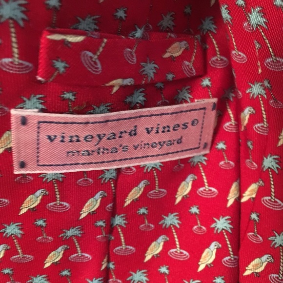 Vineyard vines tie - Picture 3 of 3