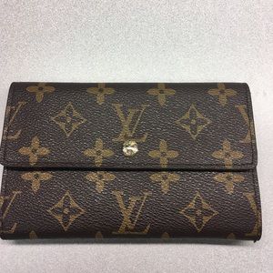 LV hand wallet