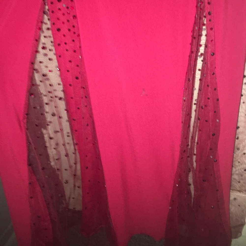 Red Prom dress - Picture 2 of 4