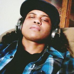 Meet your Posher, Iola