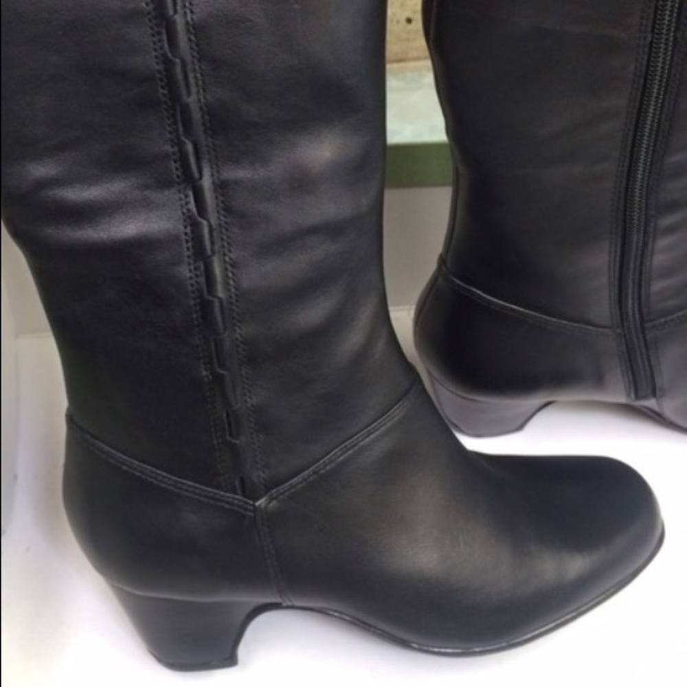 Clarks Cardy Boots Size 6.5