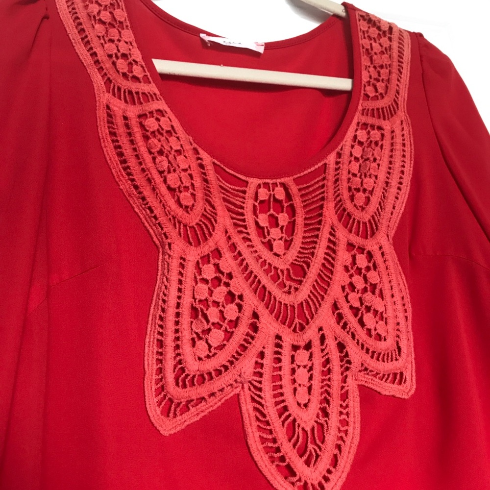 Red Top • bundle & save!!🛍 - Picture 2 of 6