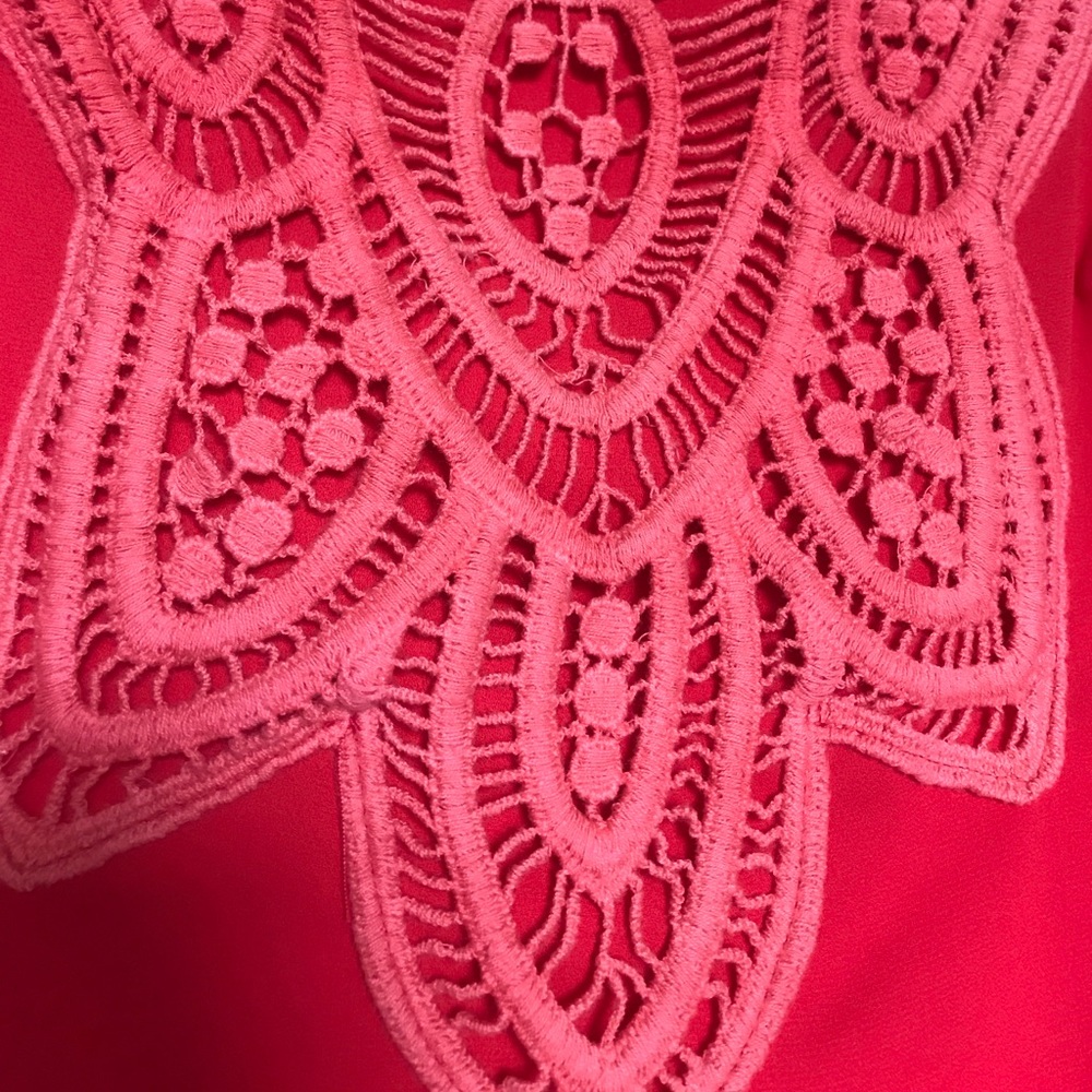 Red Top • bundle & save!!🛍 - Picture 3 of 6