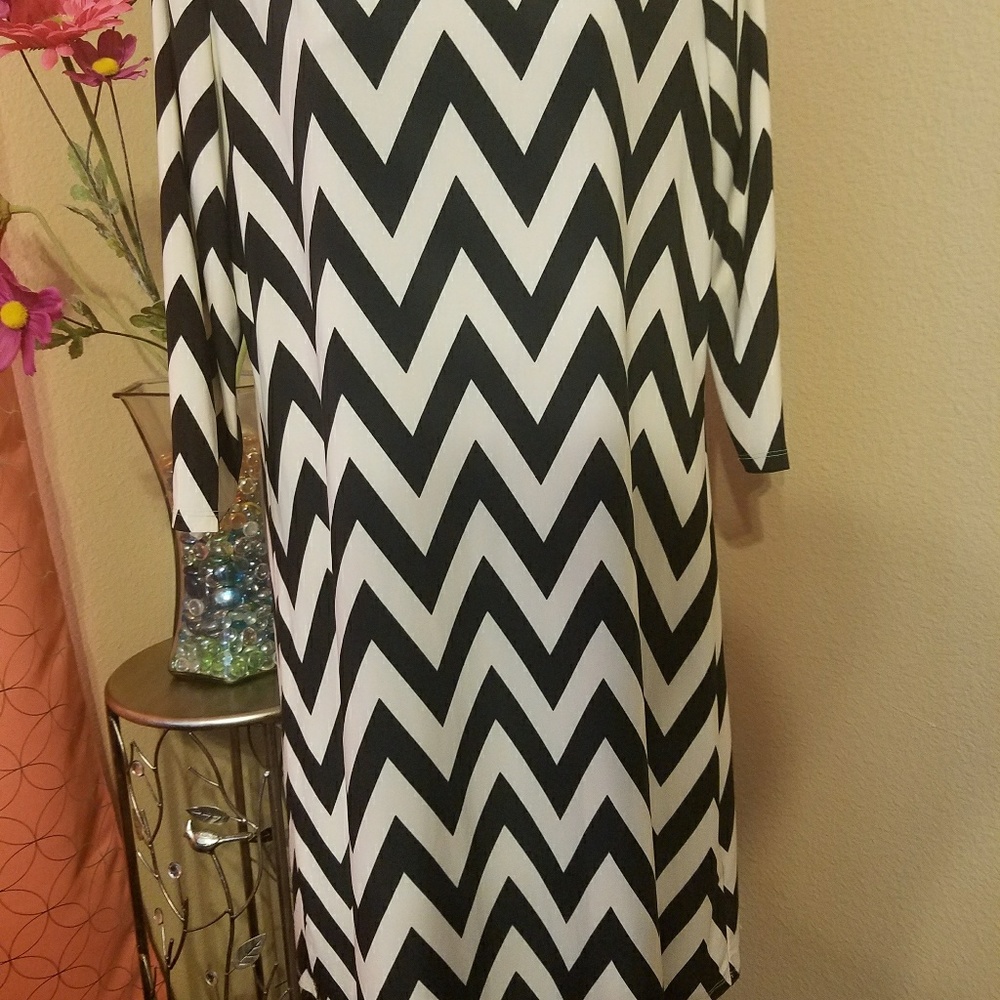 Tacera dress - Picture 4 of 8