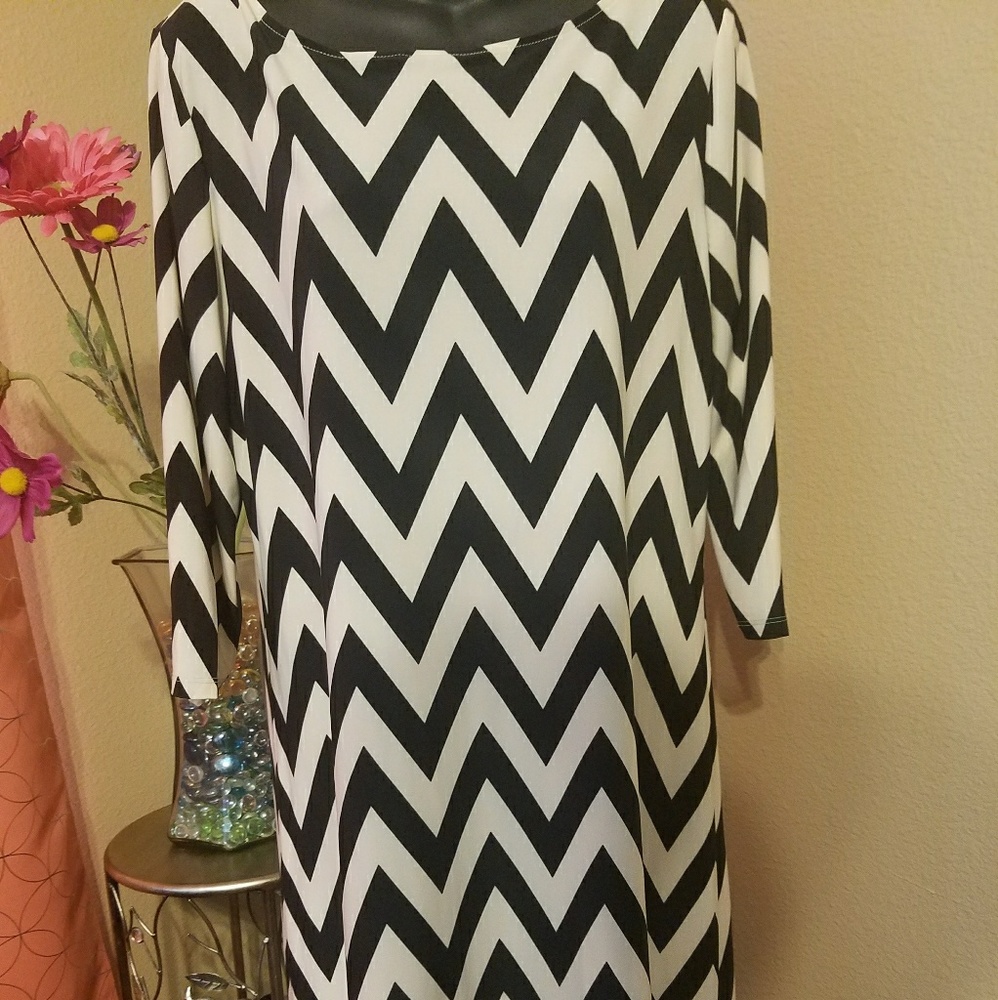 Tacera dress - Picture 6 of 8