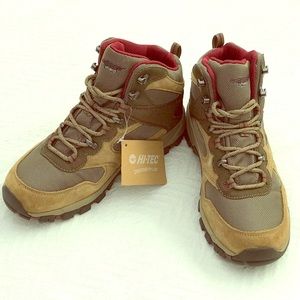 HI-TEC Women's Hiking Boots. Altitude Lite I WP