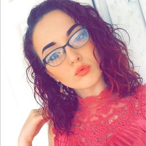 Meet your Posher, Elaina