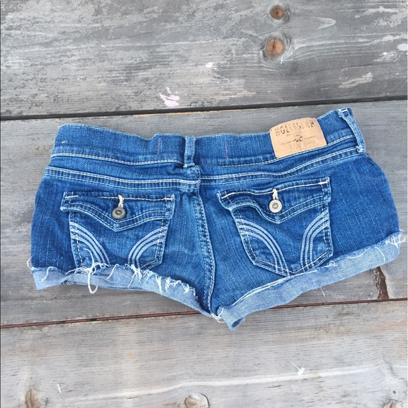 HOLLISTER MINI DENIM JEAN SHORTS SZ 1/25 - Picture 3 of 3