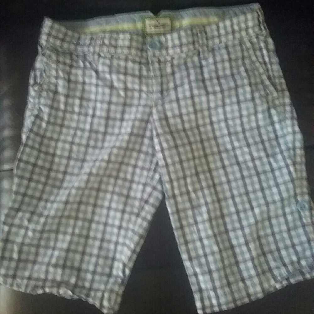 American Eagle women's bermuda shorts