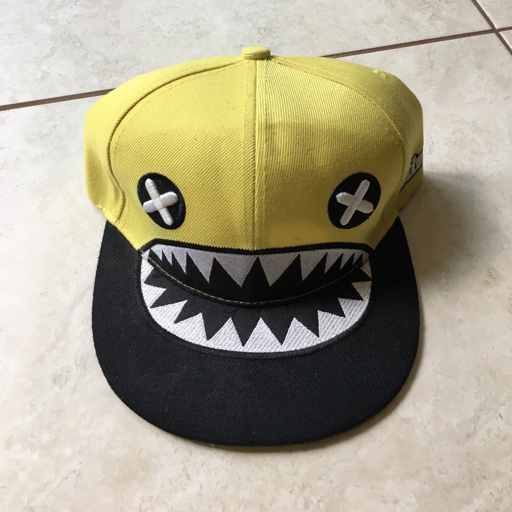 Adjustable yellow snapback from Running Man