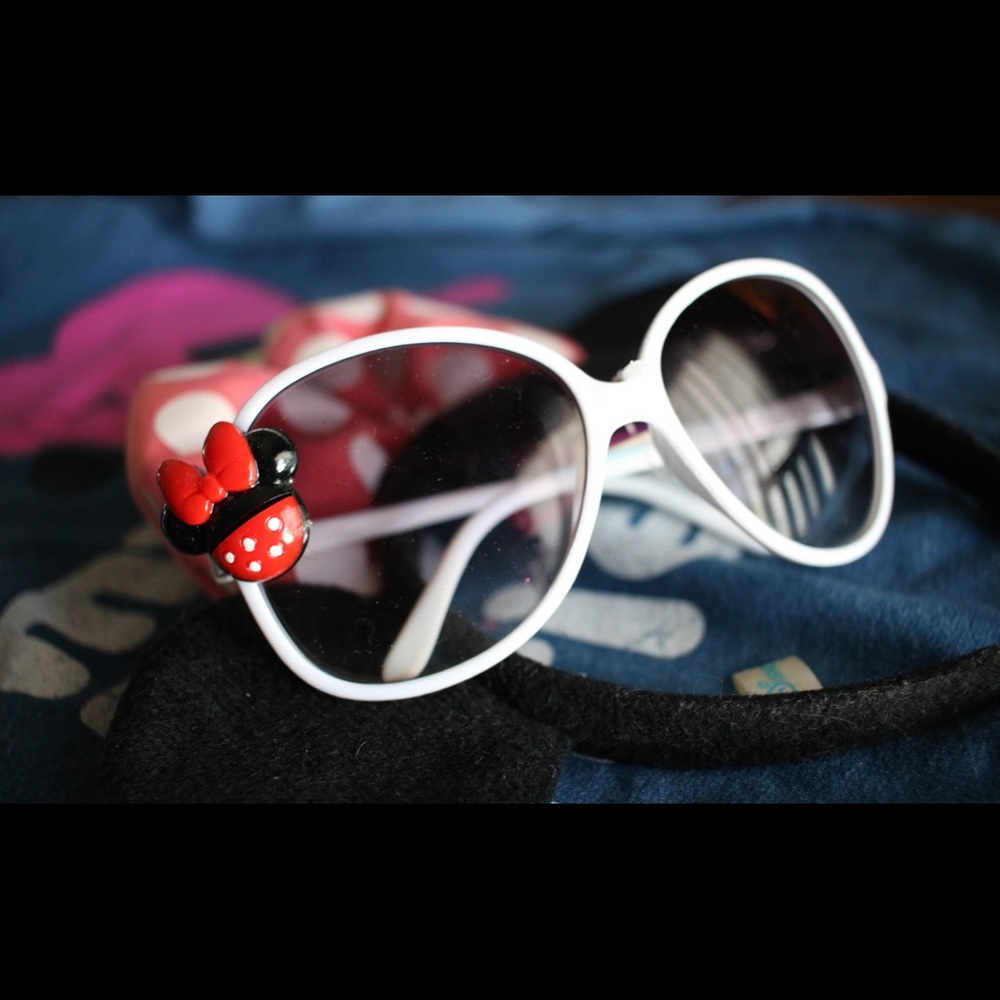 Disney Minnie Mouse Women's Sunglasses