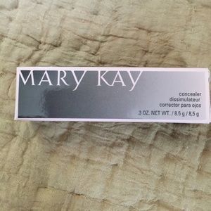 Mary Kay concealer Ivory 1