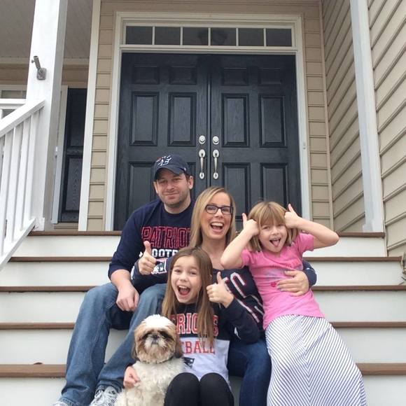 Meet your Posher, Lisa - Picture 2 of 4