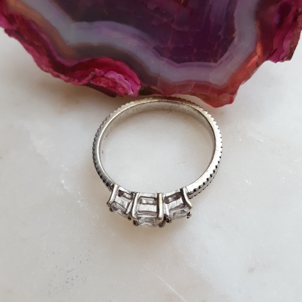 Silver rhinestone ring - Picture 4 of 5