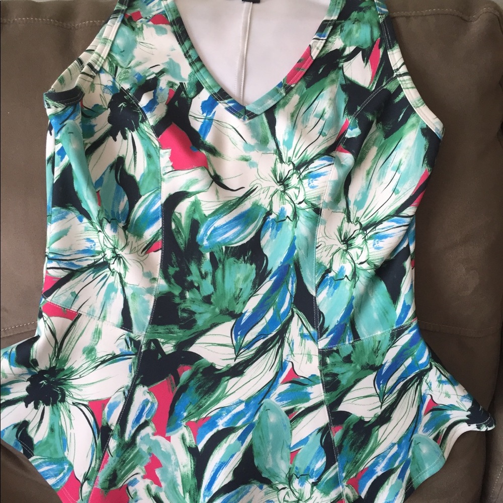 Karen Kane peplum top. Size Medium