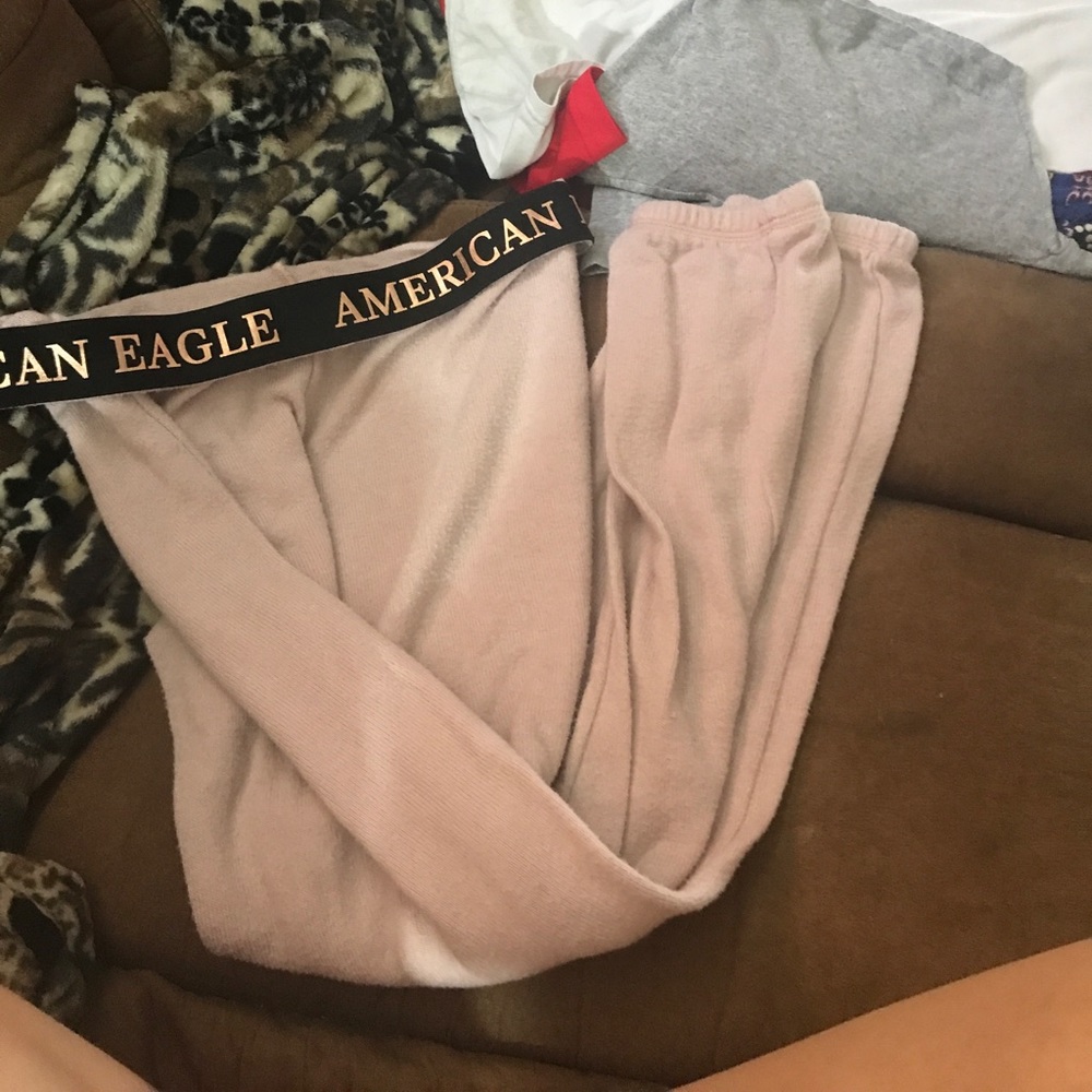 These American eagle Joggers