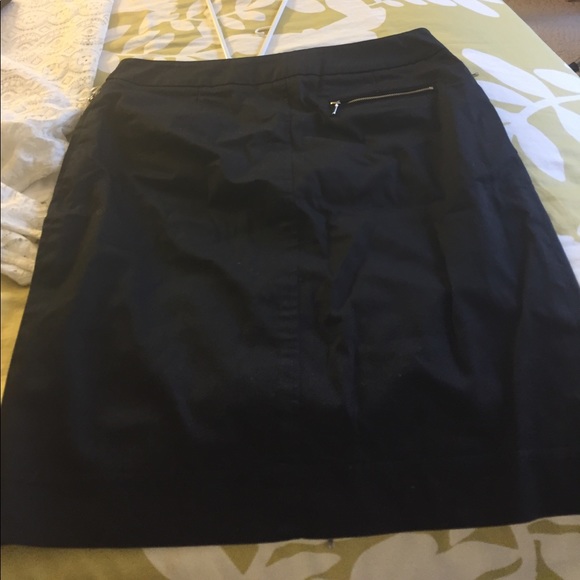 Black skirt. - Picture 2 of 3