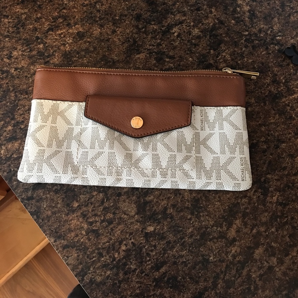 MK wristlet