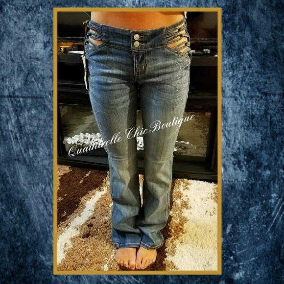 5⭐ RATED EMBELLISH BRAZILLIAN JEANS - Picture 4 of 5