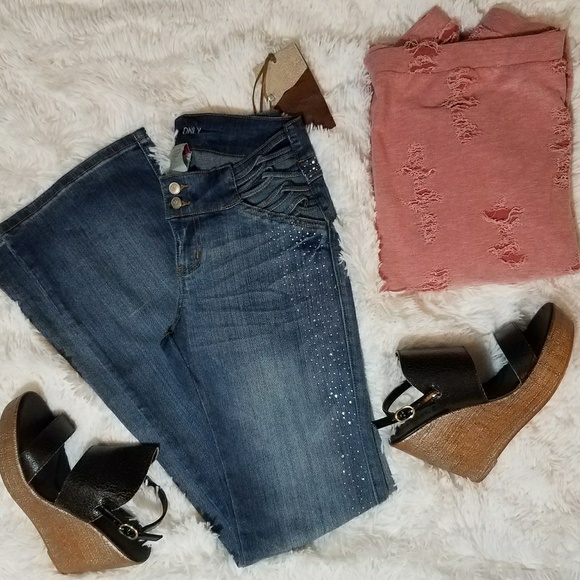 5⭐ RATED EMBELLISH BRAZILLIAN JEANS - Picture 2 of 5