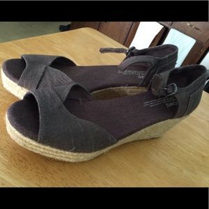 Toms wedge sandal size 8.5