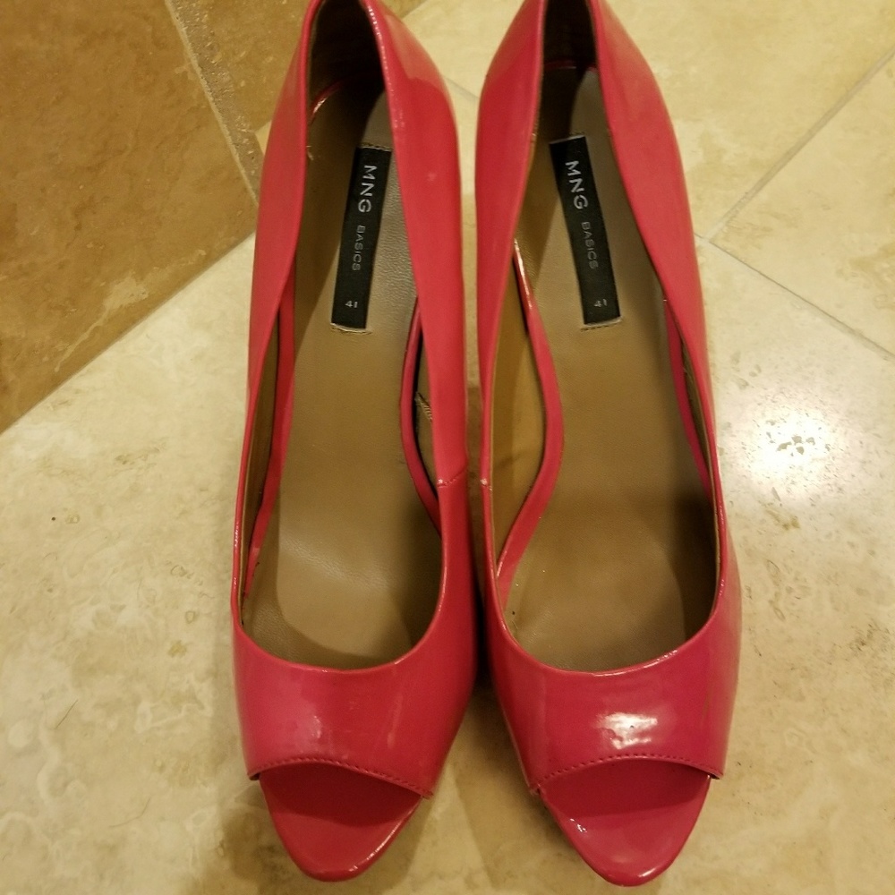 Shoes - Picture 2 of 4