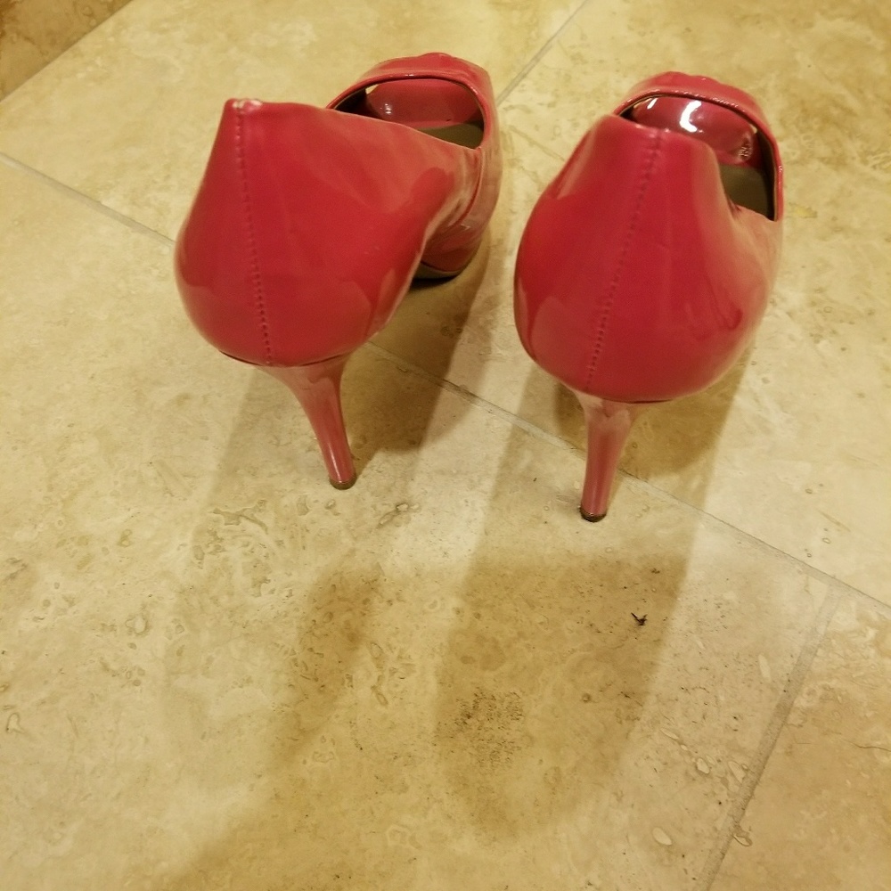Shoes - Picture 3 of 4