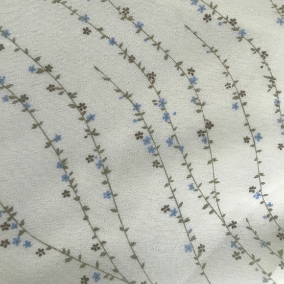 Express light green patterned chiffon sheer skirt - Picture 4 of 4