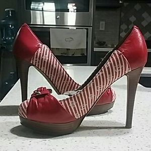 GUESS Heels, Red Pattern 5.5