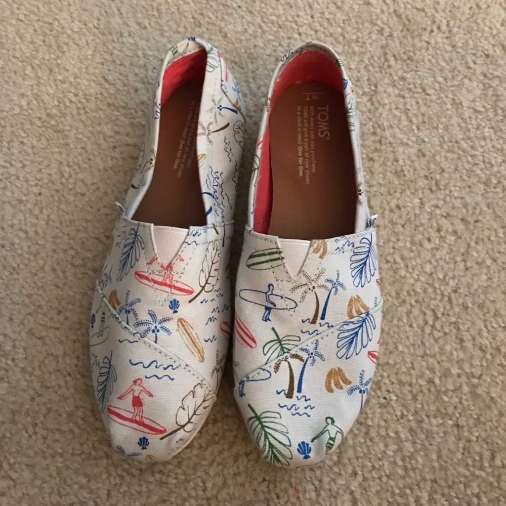 Toms slip on shoes size 7