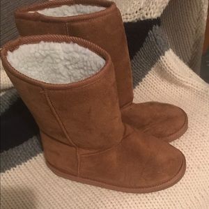 Girls boots