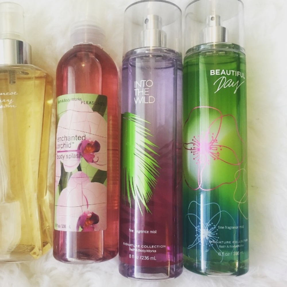 body spray // bath and body works - Picture 3 of 4