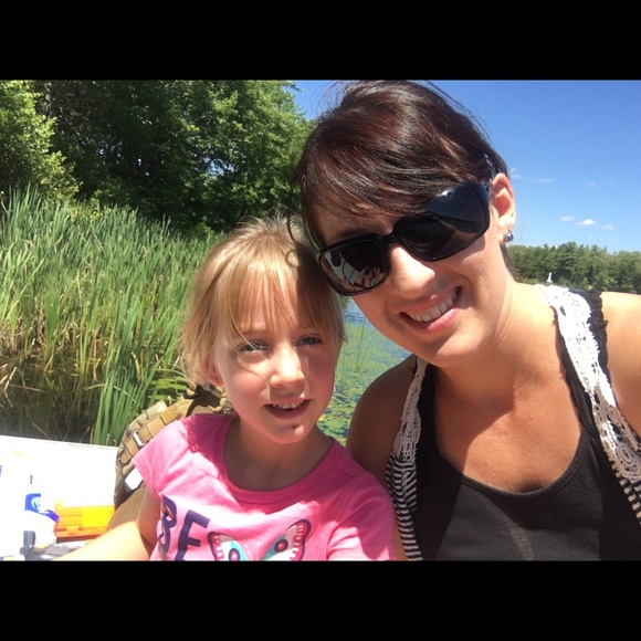 Meet your Posher, Alyssa - Picture 1 of 1