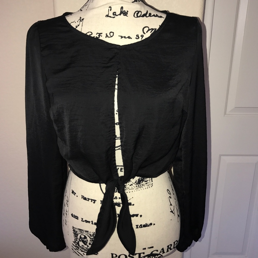Sexy little black top! NWT