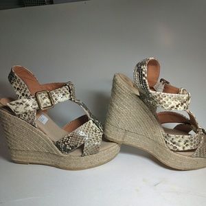 Kanna wedge sandal - sz 6 New - snake skin patte