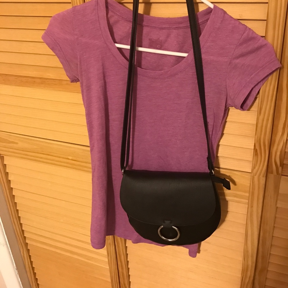 Top along with cross body bag! Tshirt comes too!